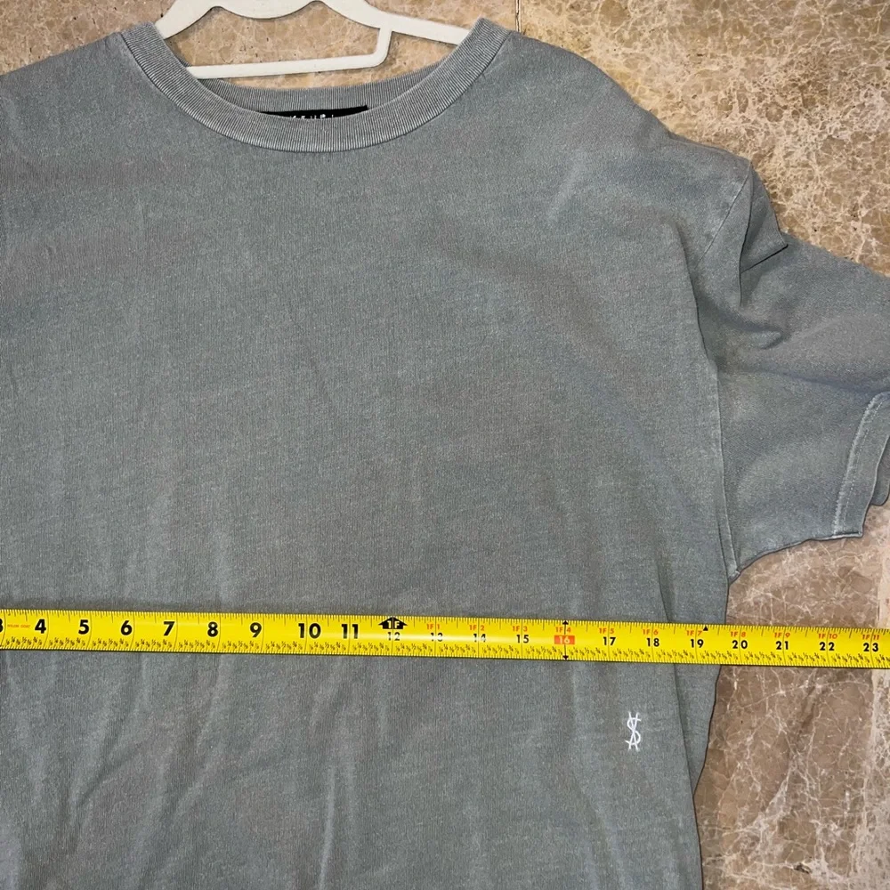 Authentic Men’s Supreme Shirt - Picture 4 of 5